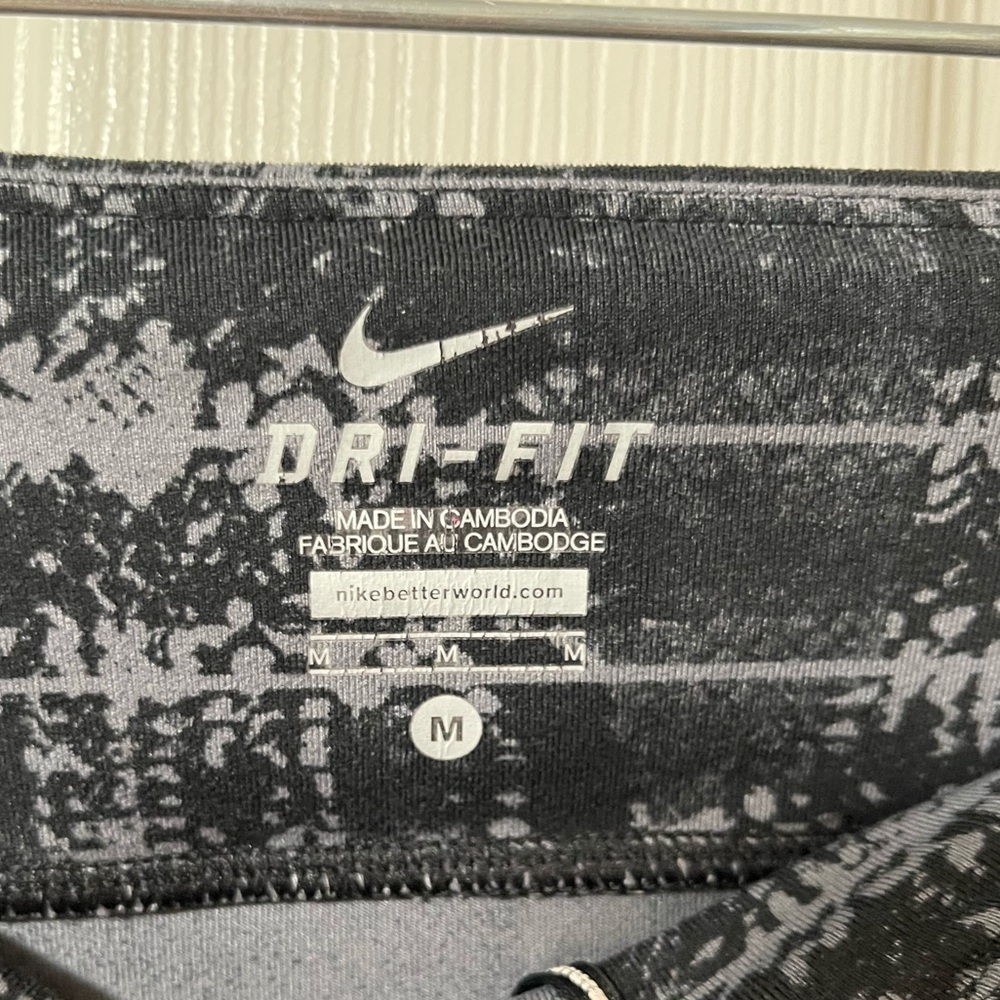 NIKE Cropped Epic Viper Print Black Gray Running Tights Size Medium - Picture 7 of 13